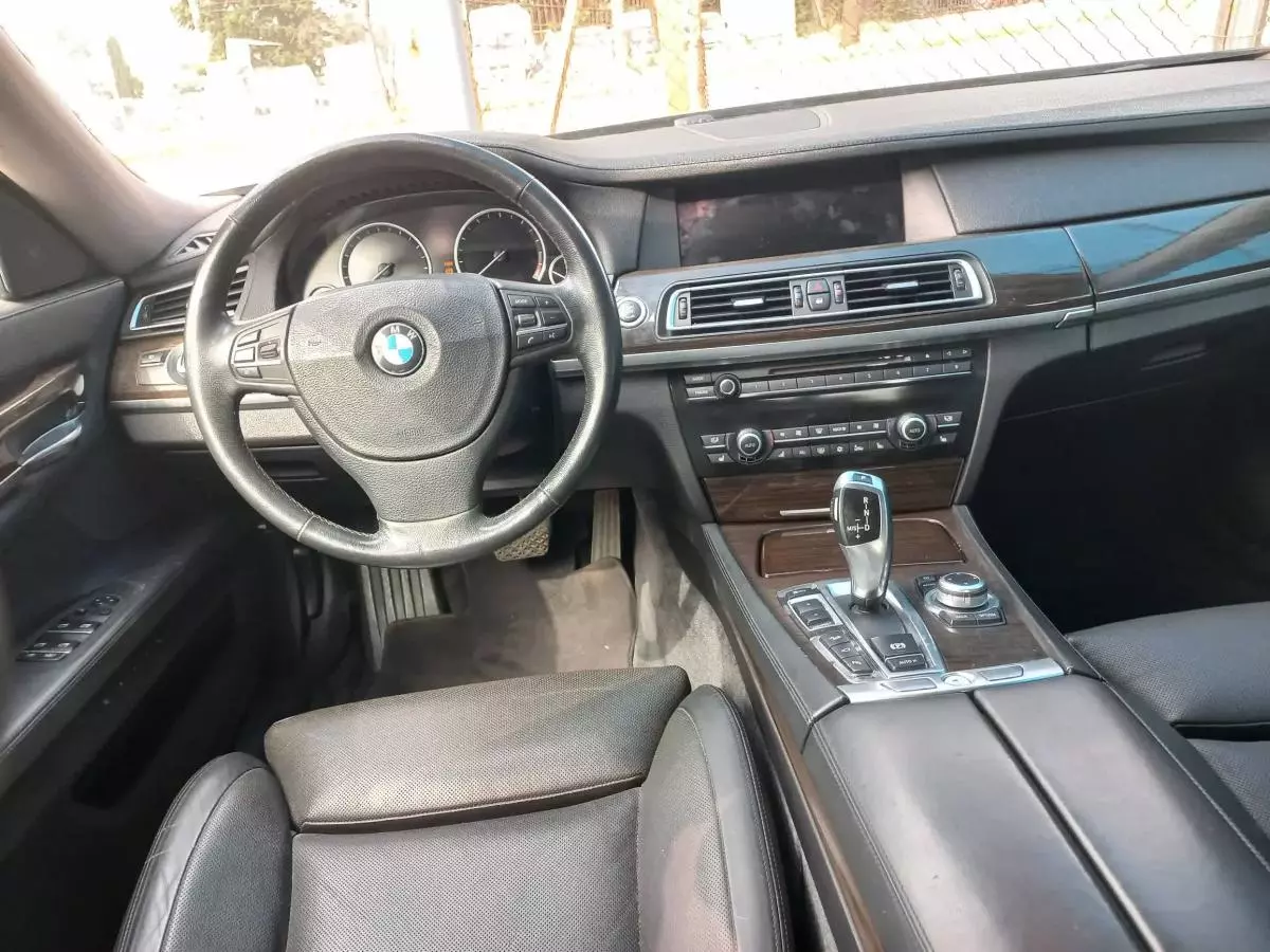 BMW 750 li - 2010