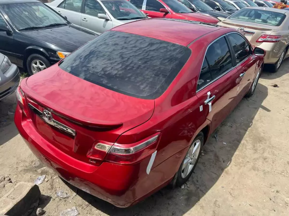 Toyota Camry   - 2009