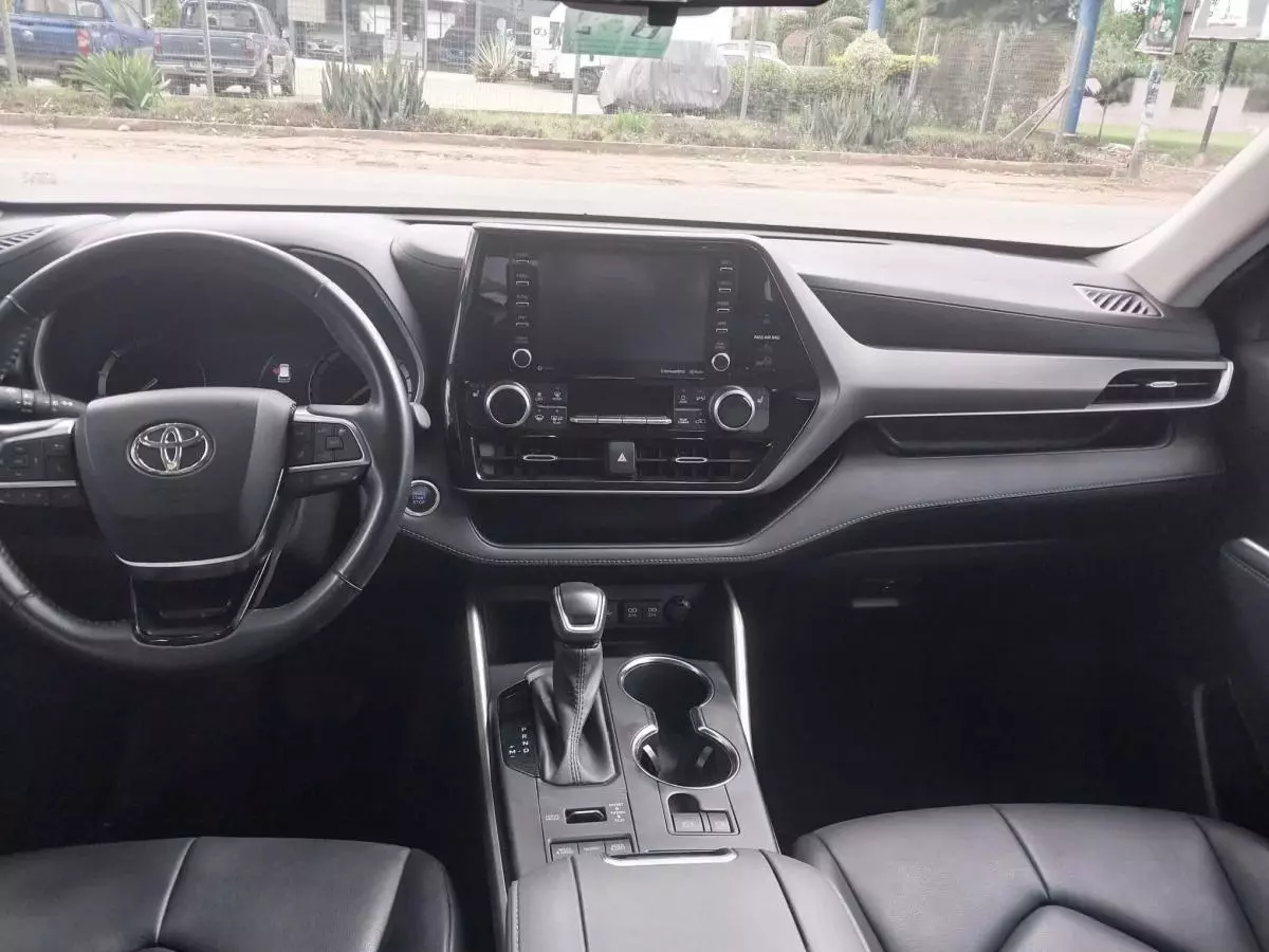 Toyota RAV 4   - 2020