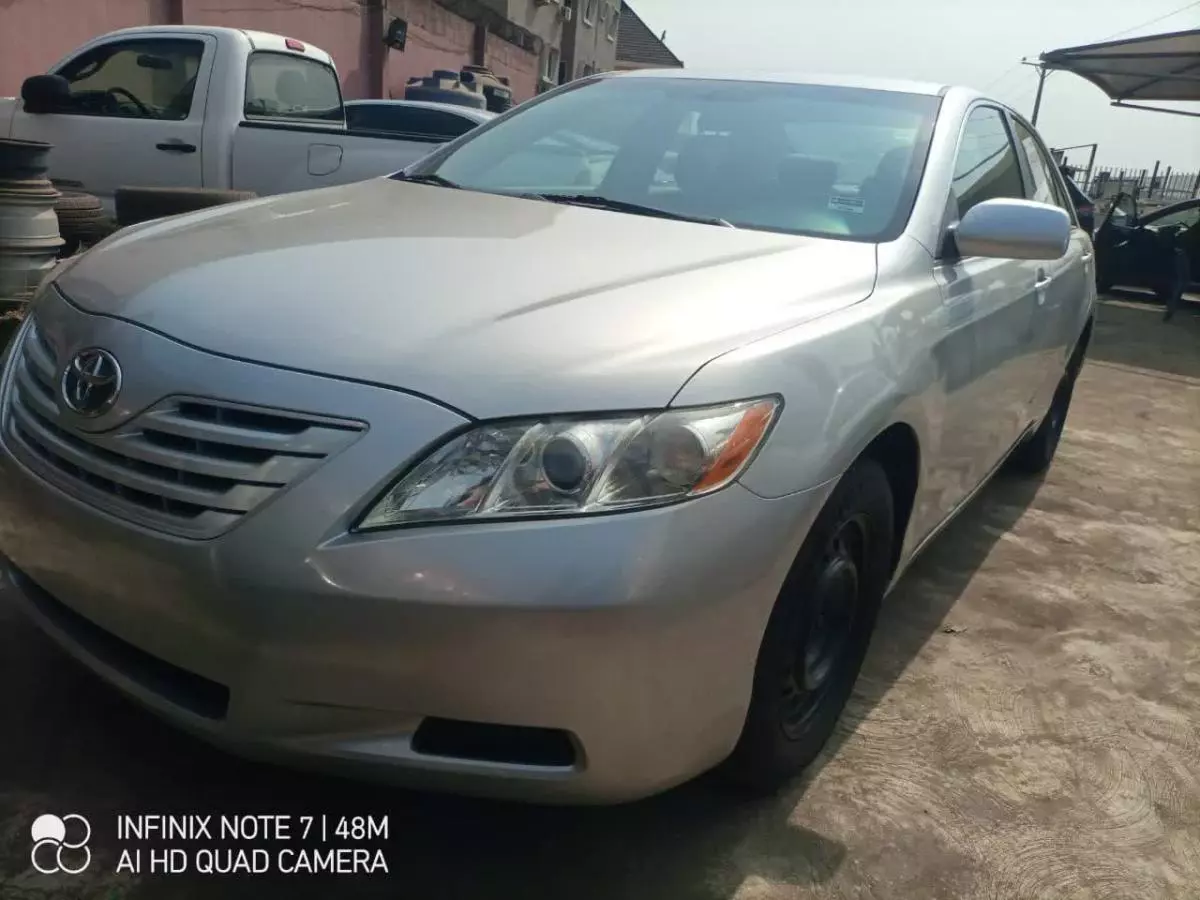 Toyota Camry - 2008