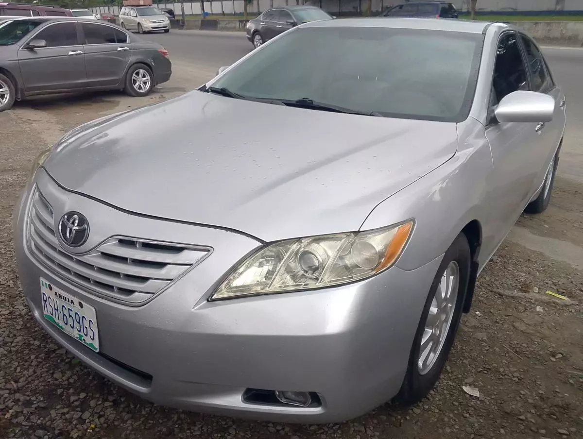 Toyota Camry   - 2008