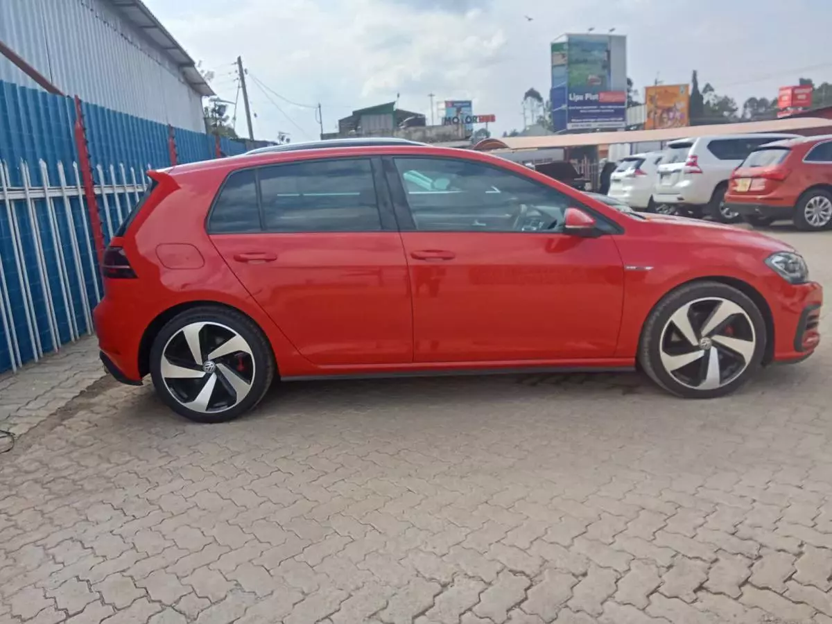 Volkswagen GTI   - 2017