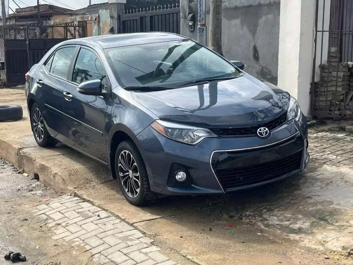 Toyota Corolla   - 2015