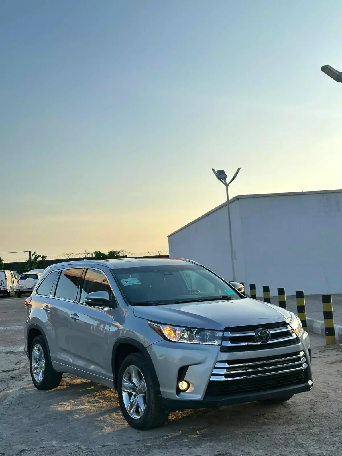 Toyota Highlander   - 2018