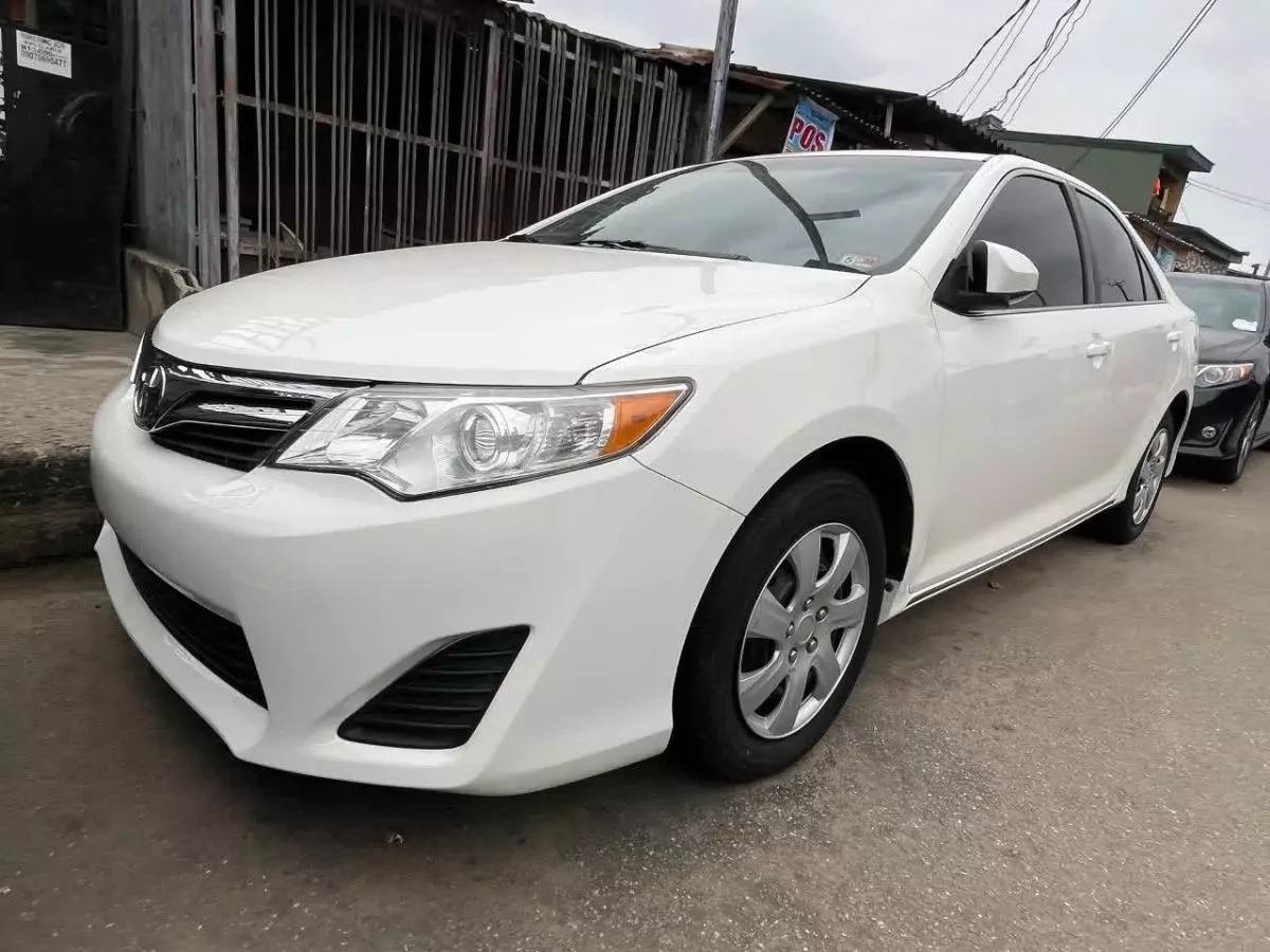 Toyota Camry   - 2012