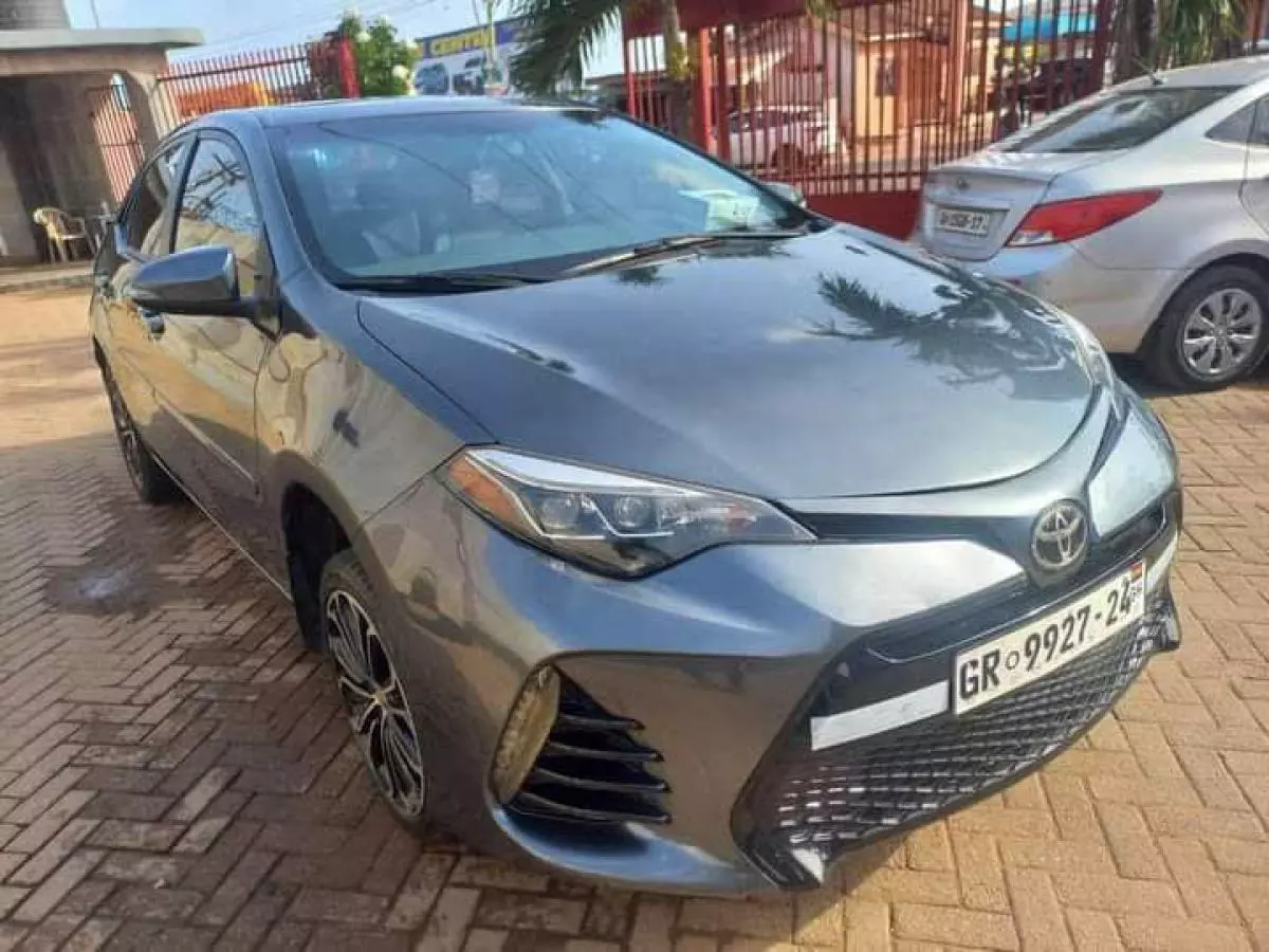 Toyota Corolla   - 2016