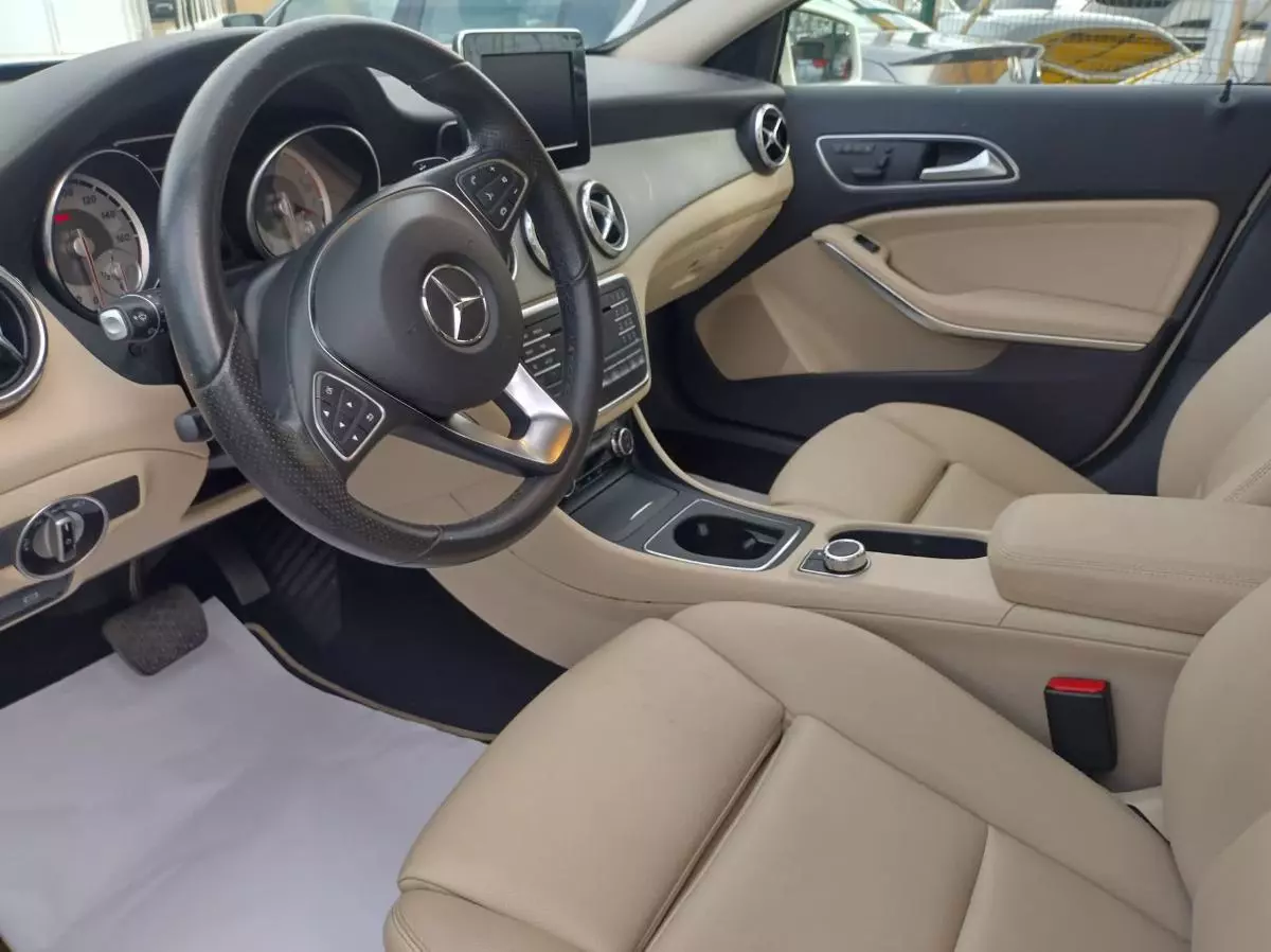 Mercedes-Benz GLA 250 - 2017