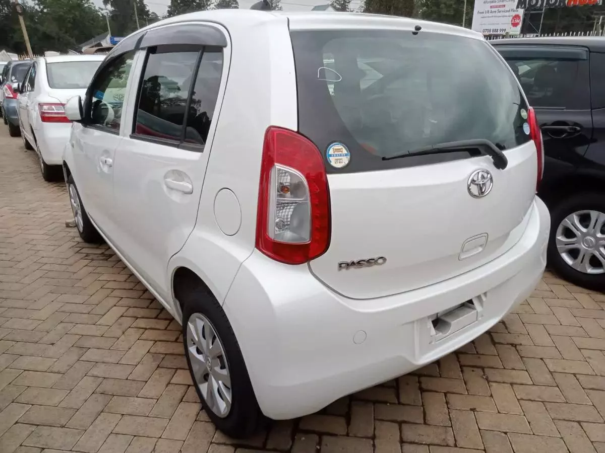 Toyota Passo - 2015