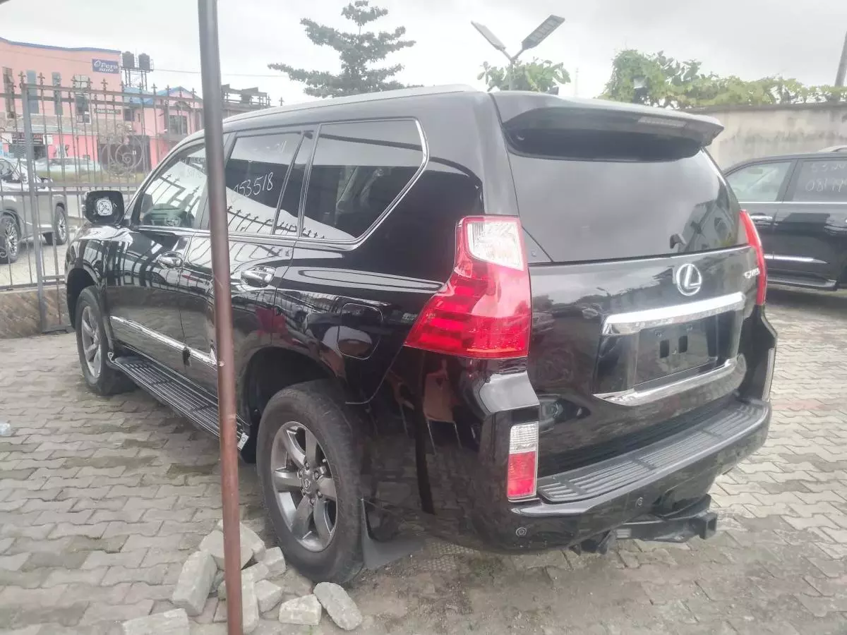 Lexus GX 460   - 2013