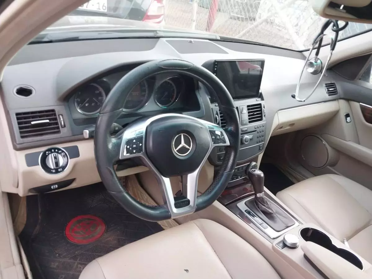 Mercedes-Benz C 300   - 2011