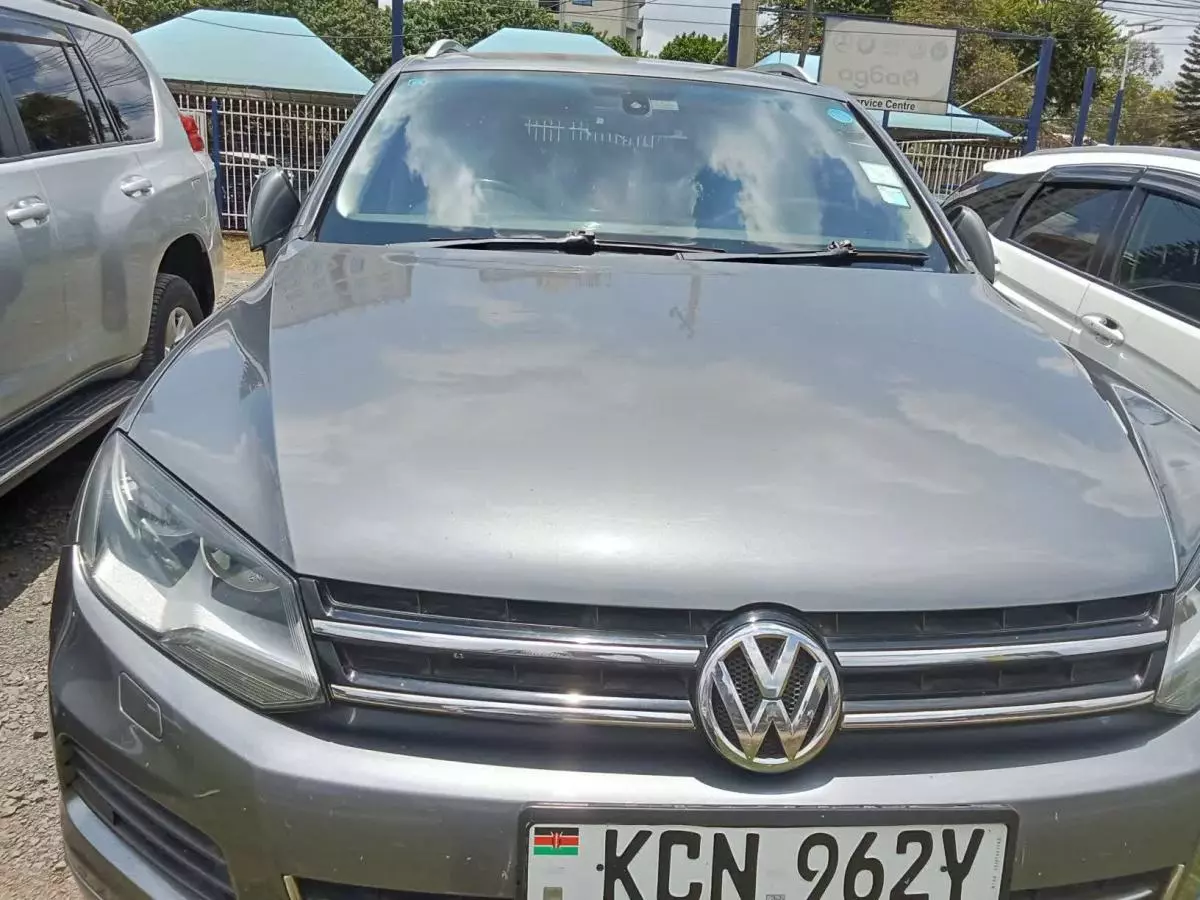 Volkswagen Touareg   - 2010