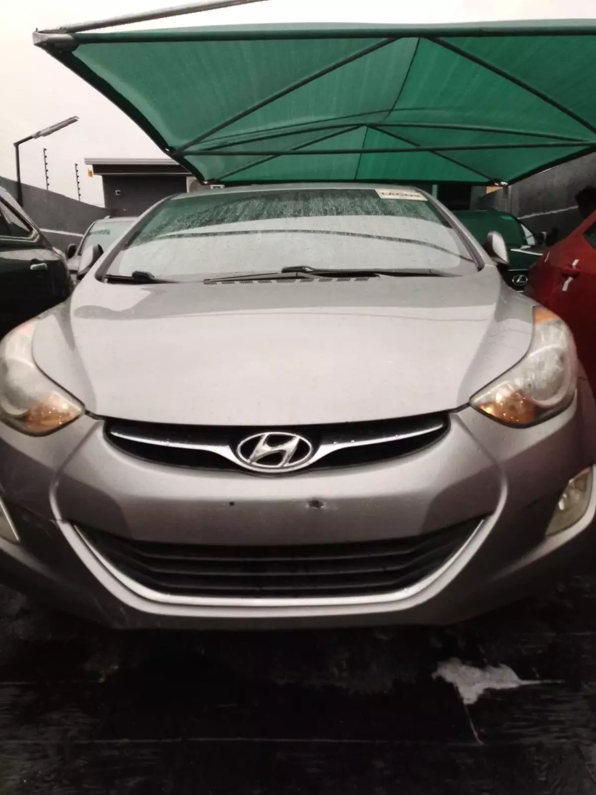 Hyundai Elantra   - 2012