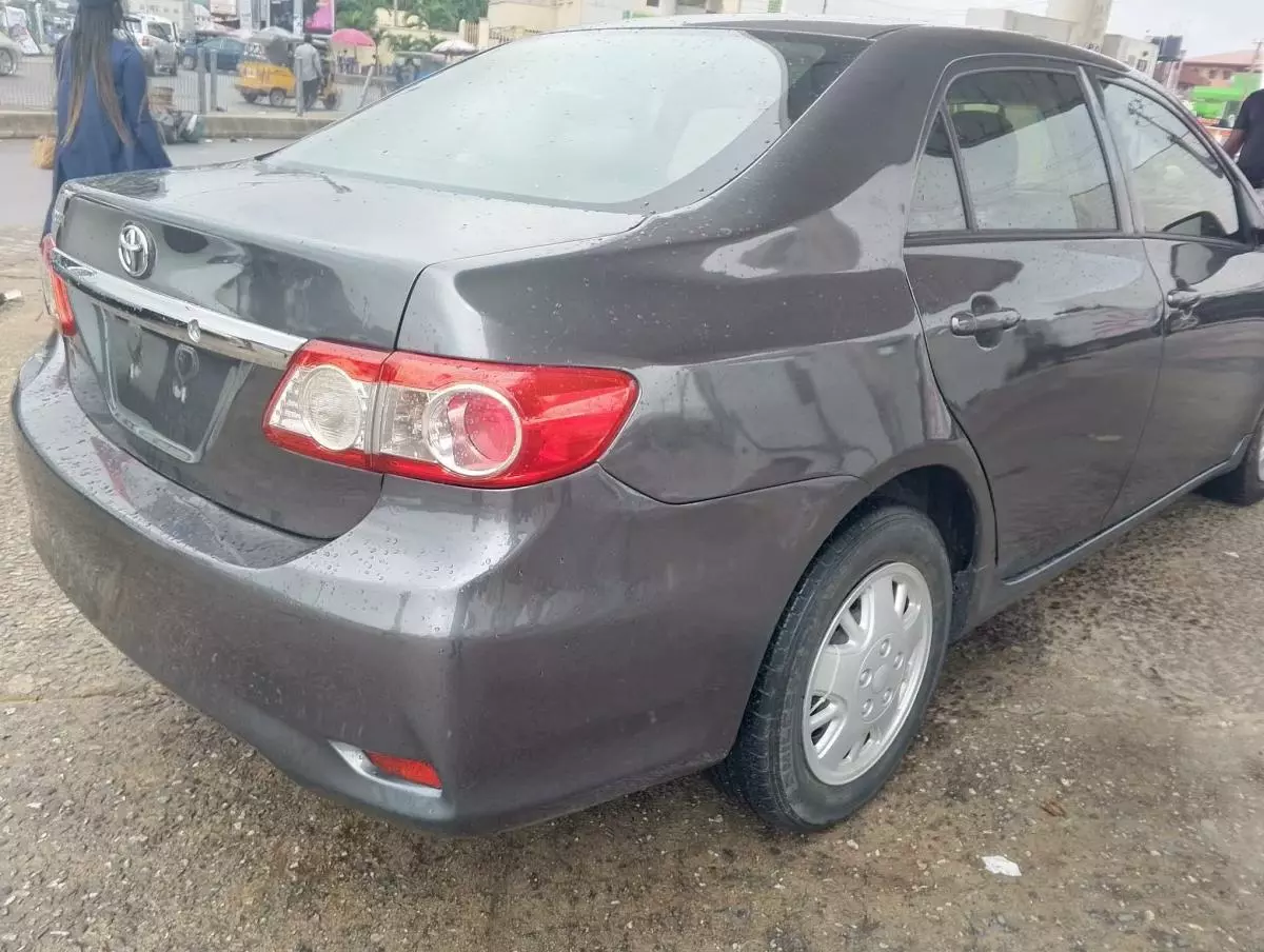 Toyota Corolla   - 2013