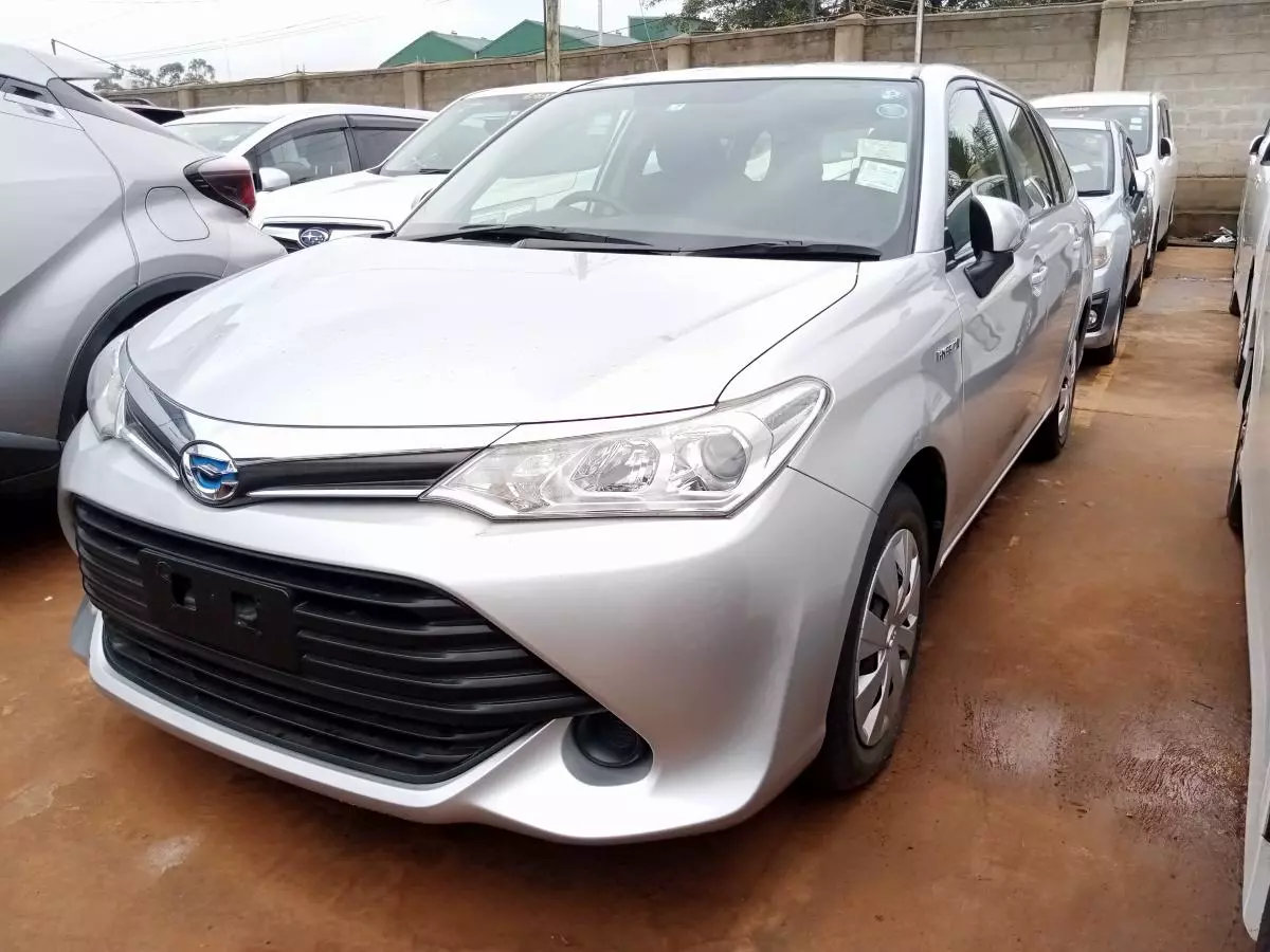 Toyota Fielder hybrid    - 2015