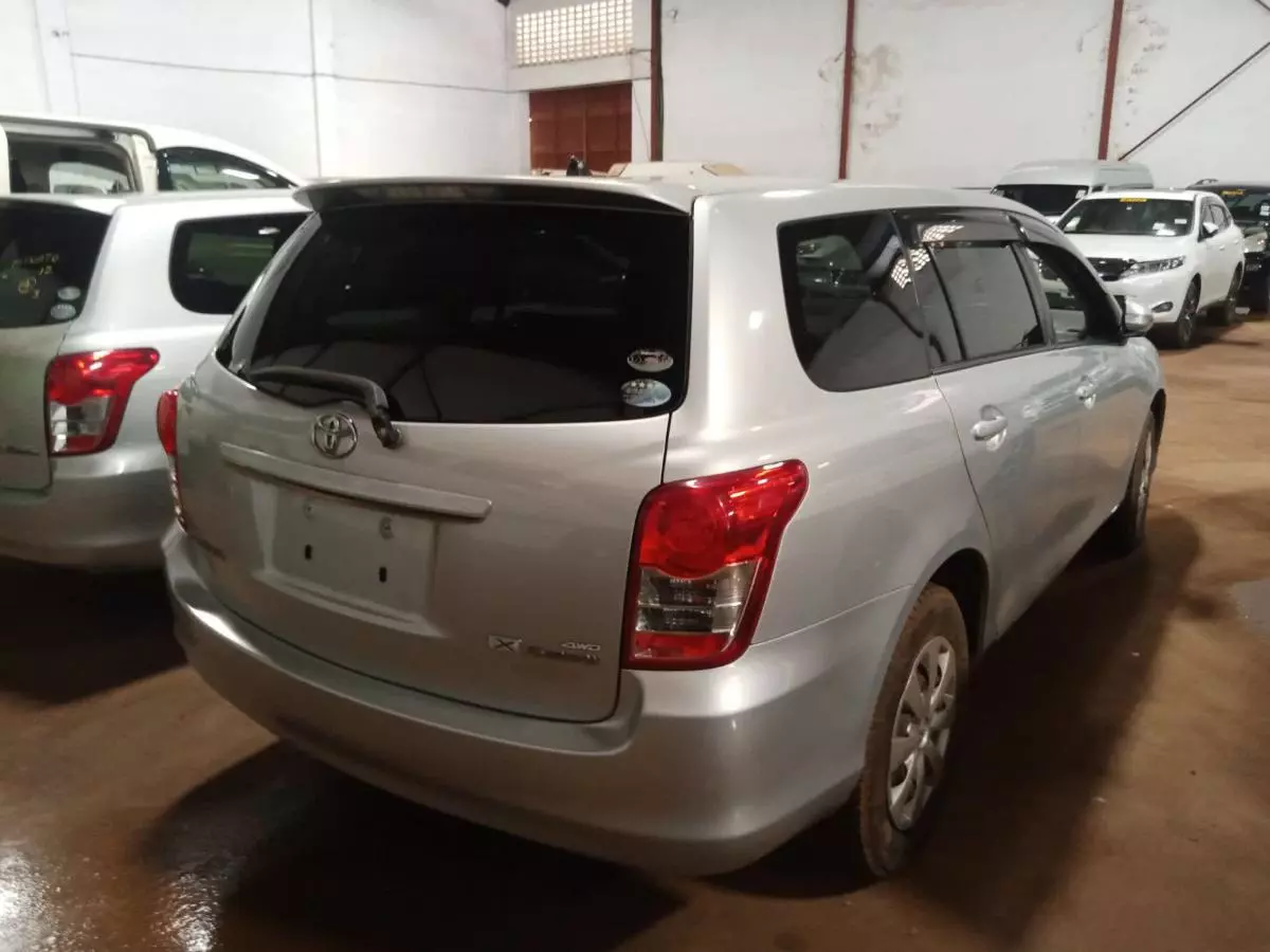 Toyota Fielder    - 2009