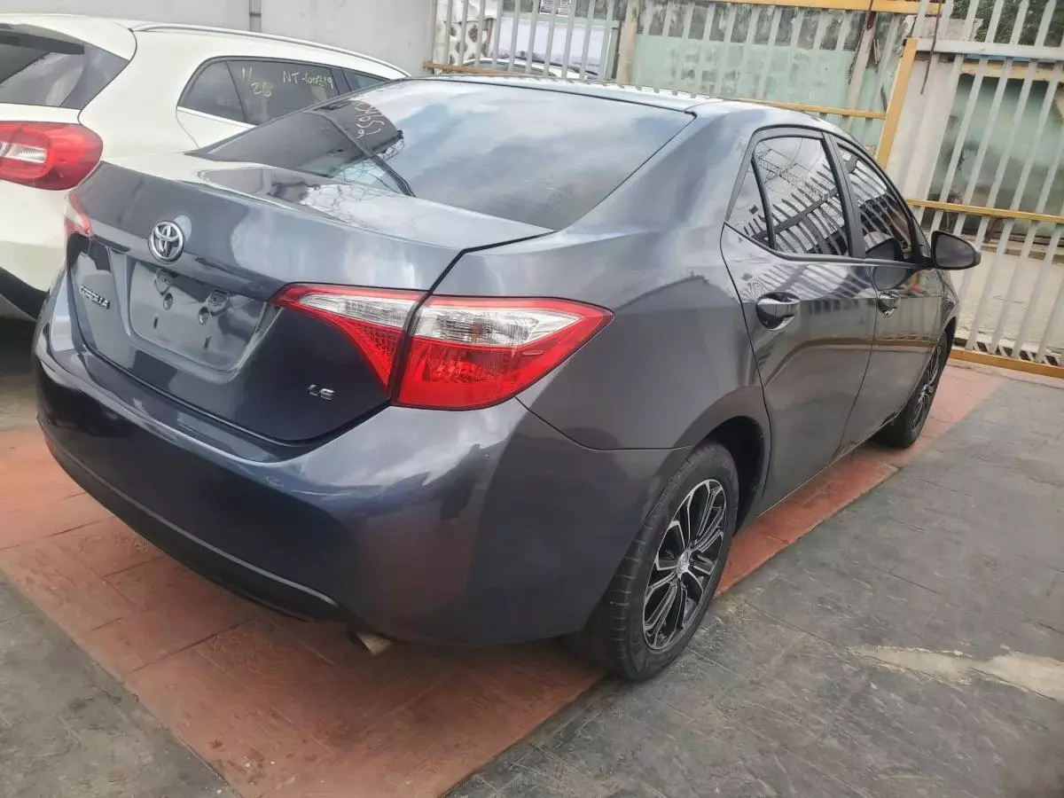 Toyota Corolla   - 2016