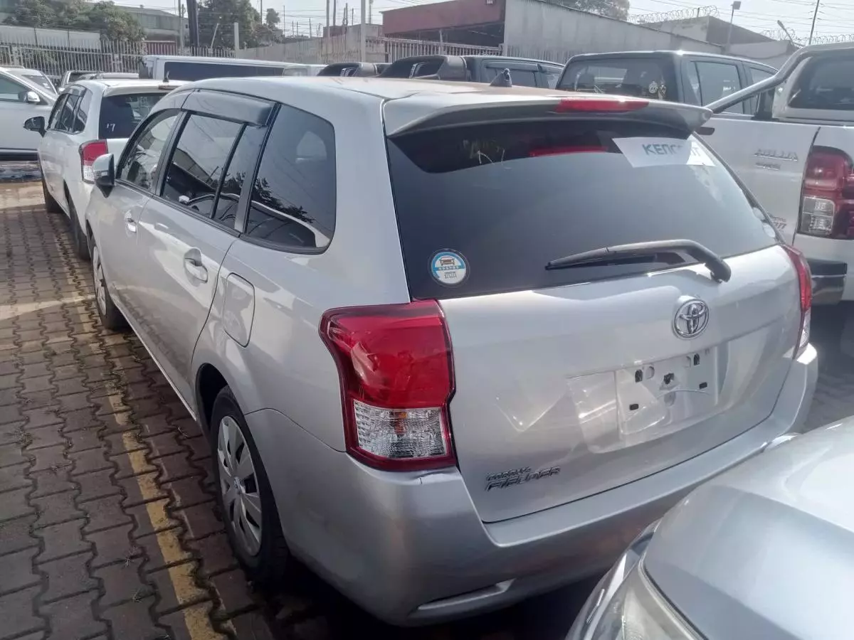 Toyota Fielder    - 2015