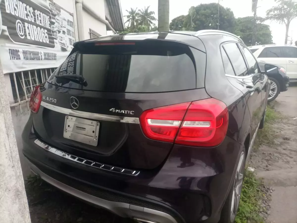 Mercedes-Benz GLC 300   - 2015