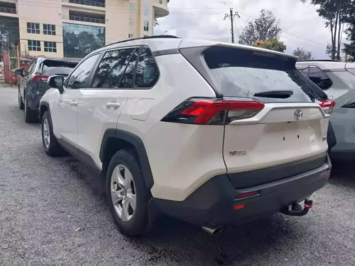 Toyota RAV 4   - 2016