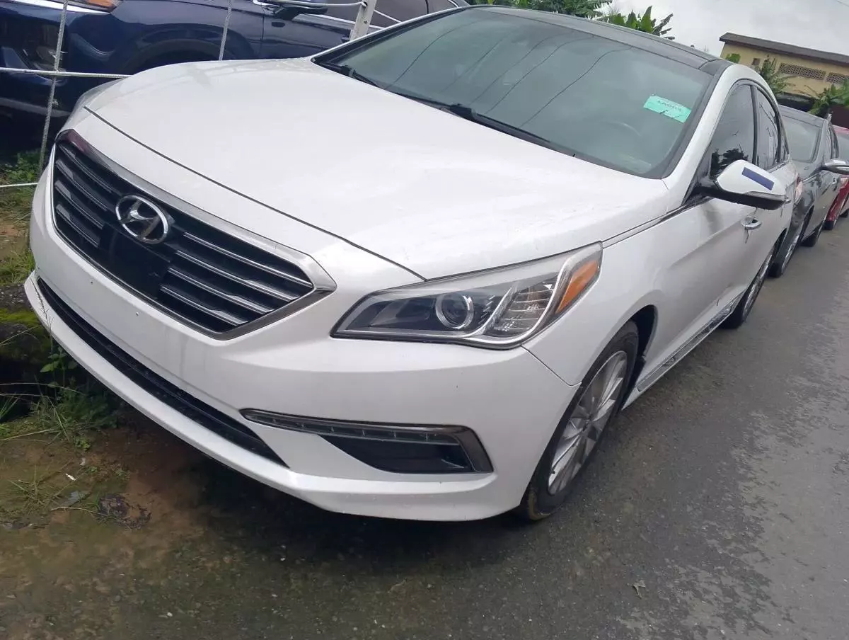 Hyundai Sonata   - 2015