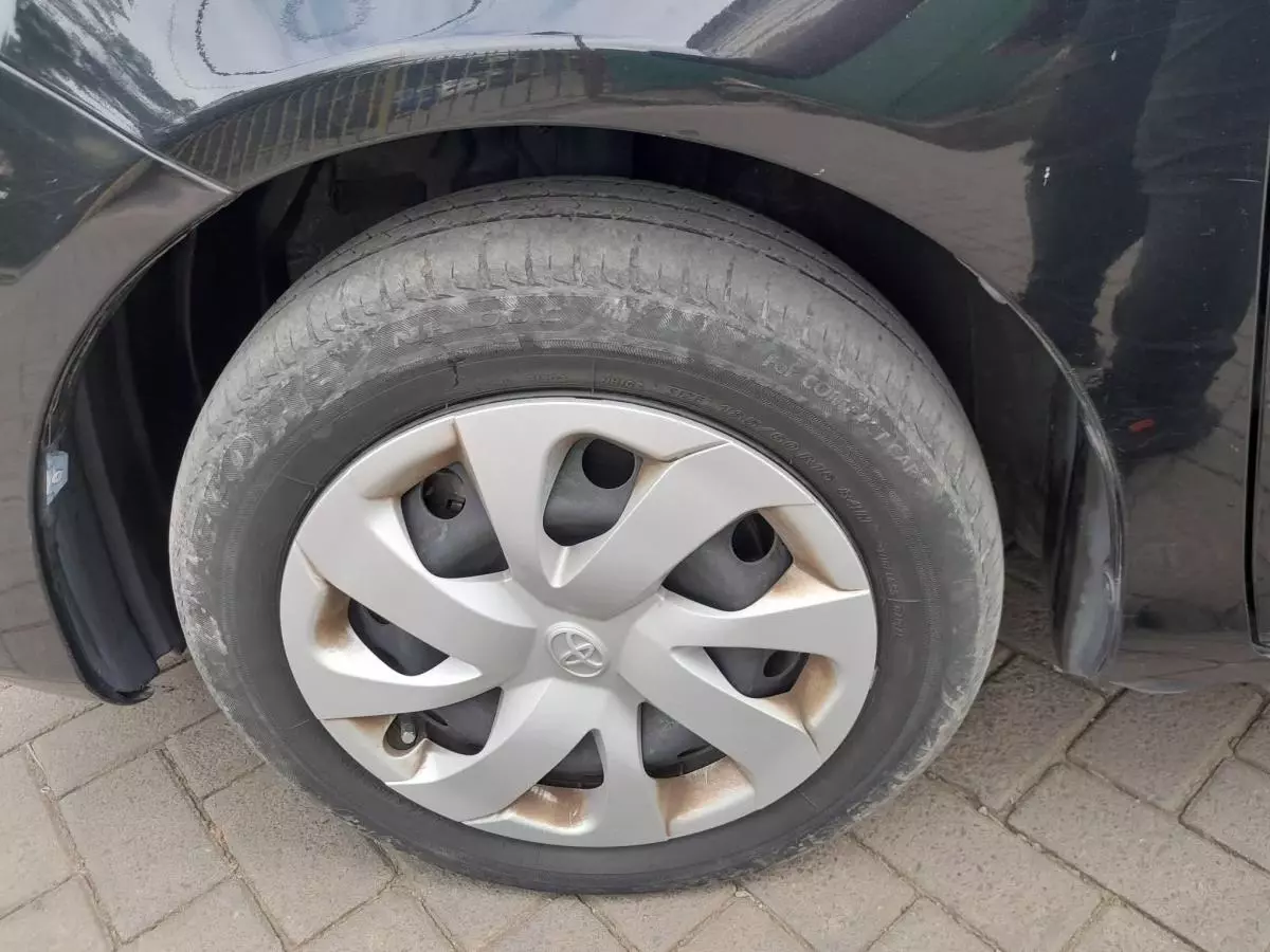 Toyota Sienta - 2016
