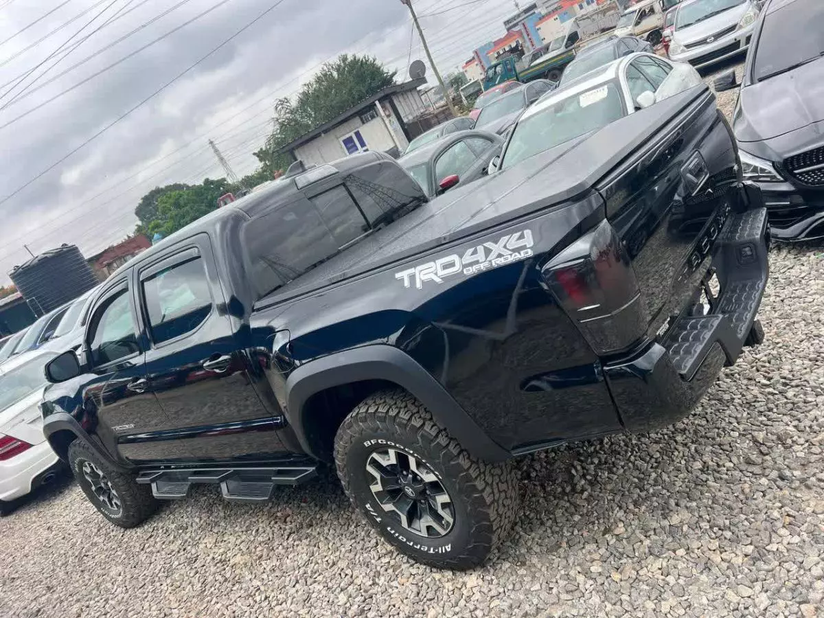 Toyota Tacoma   - 2021