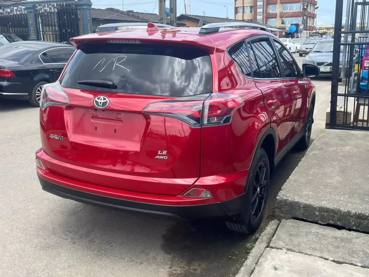 Toyota RAV 4   - 2017