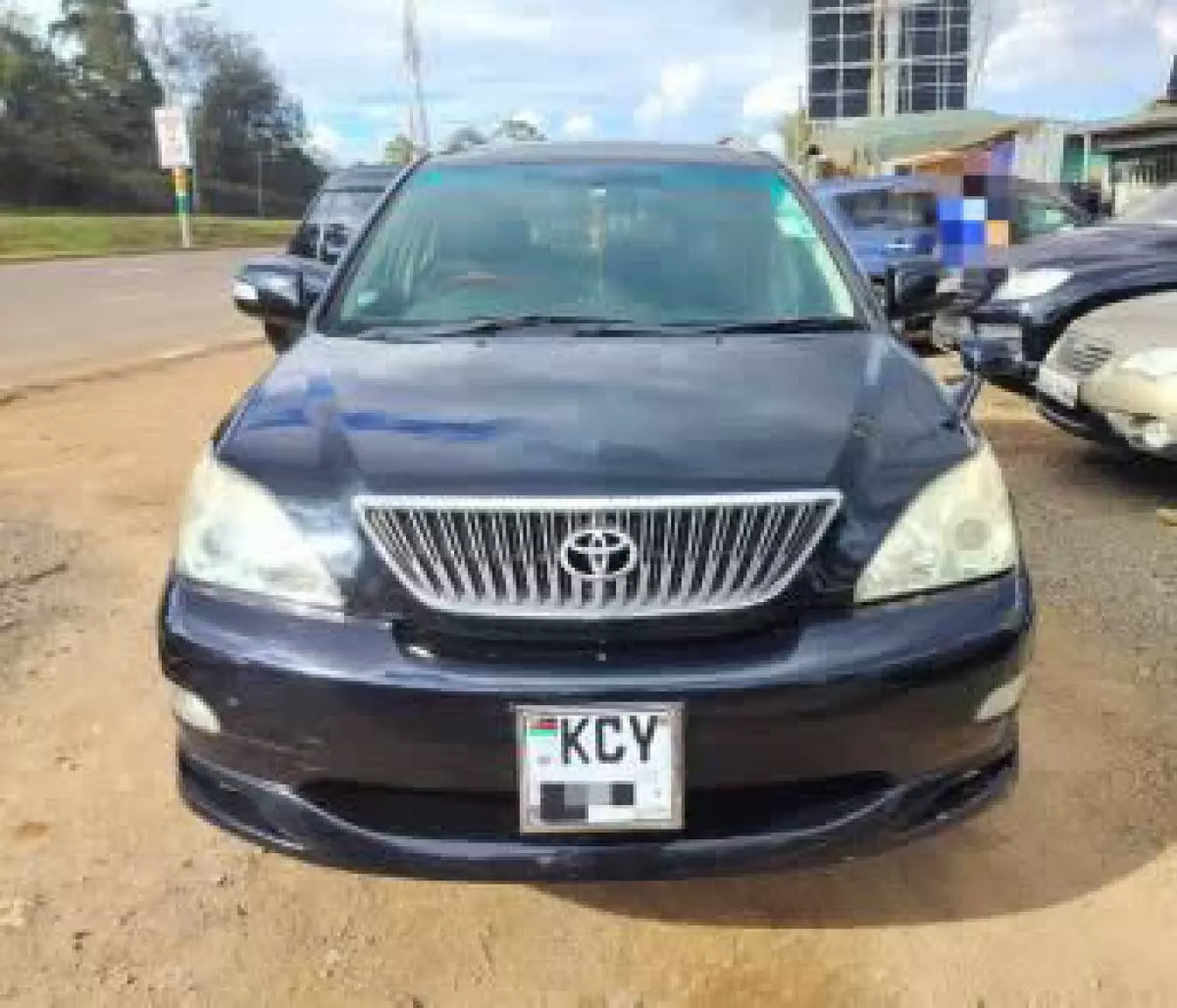 Toyota Harrier   - 2012