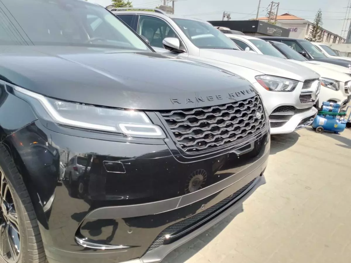 Land Rover Range Rover Velar   - 2023