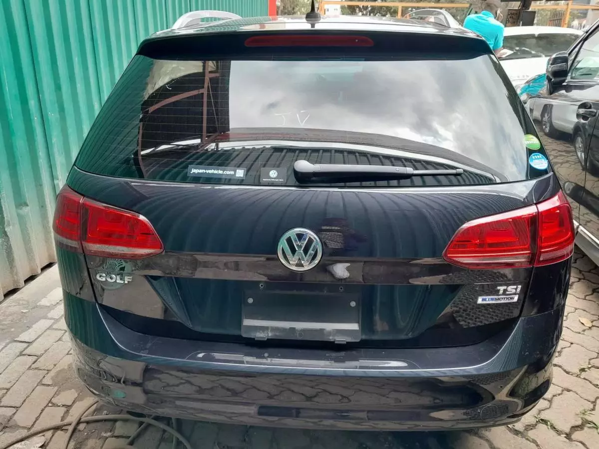 Volkswagen Golf - 2016