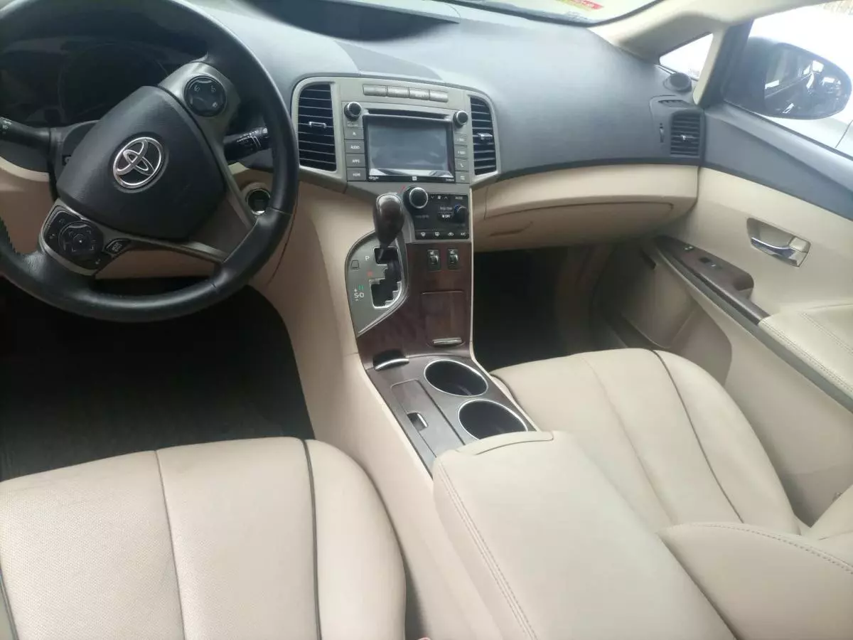 Toyota Venza   - 2015