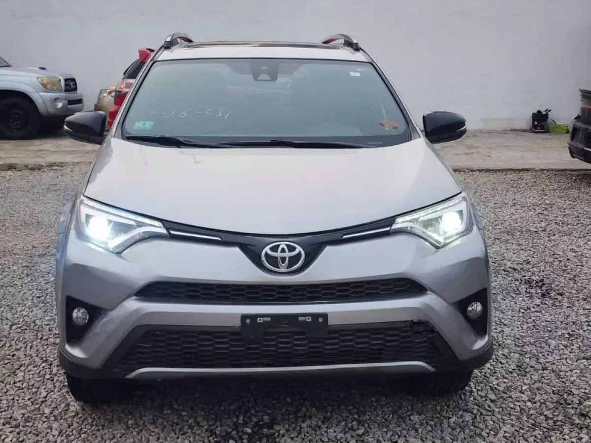Toyota RAV 4   - 2018
