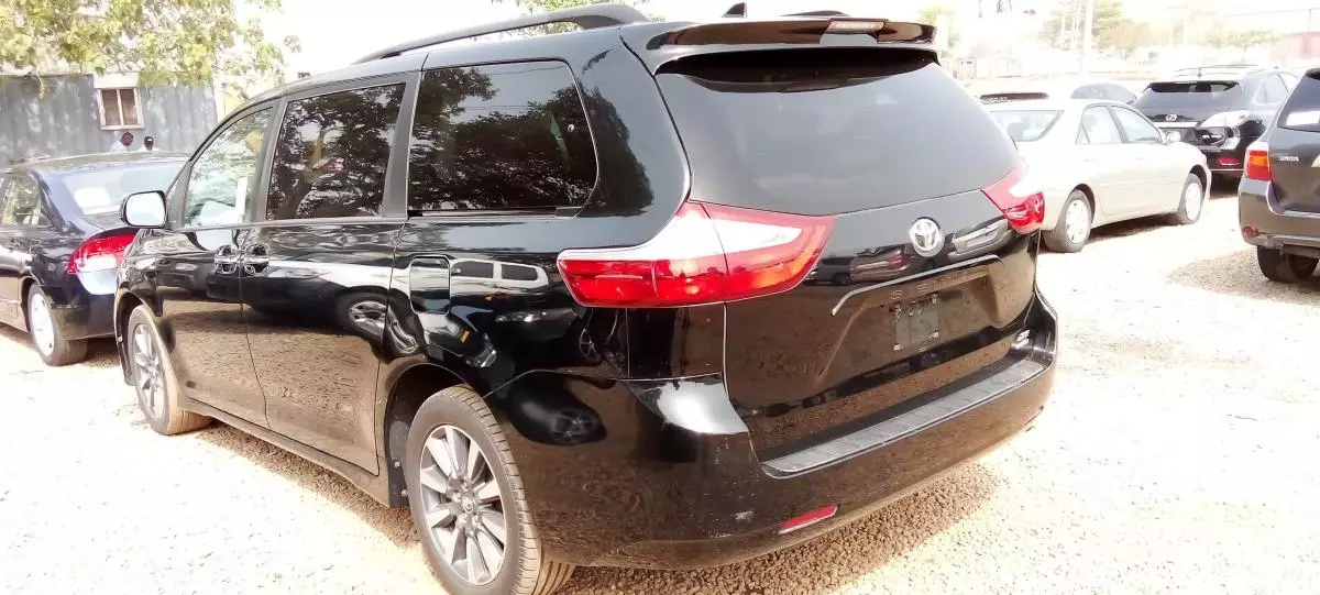 Toyota Sienna - 2018