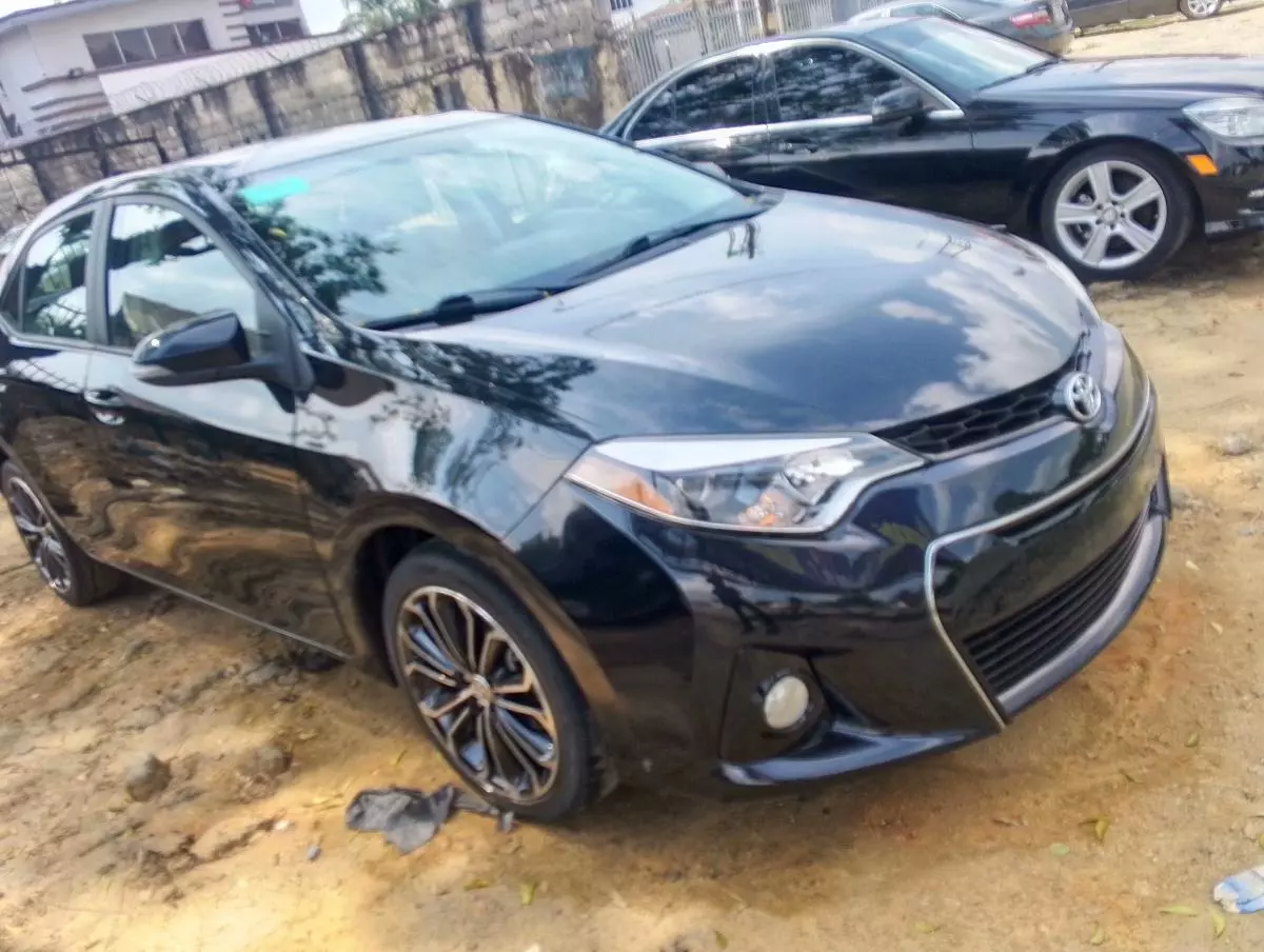 Toyota Corolla   - 2014