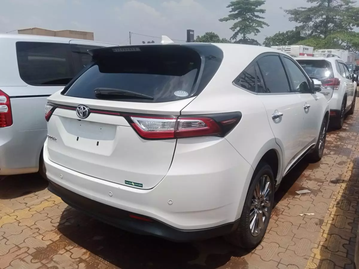 Toyota Harrier   - 2015