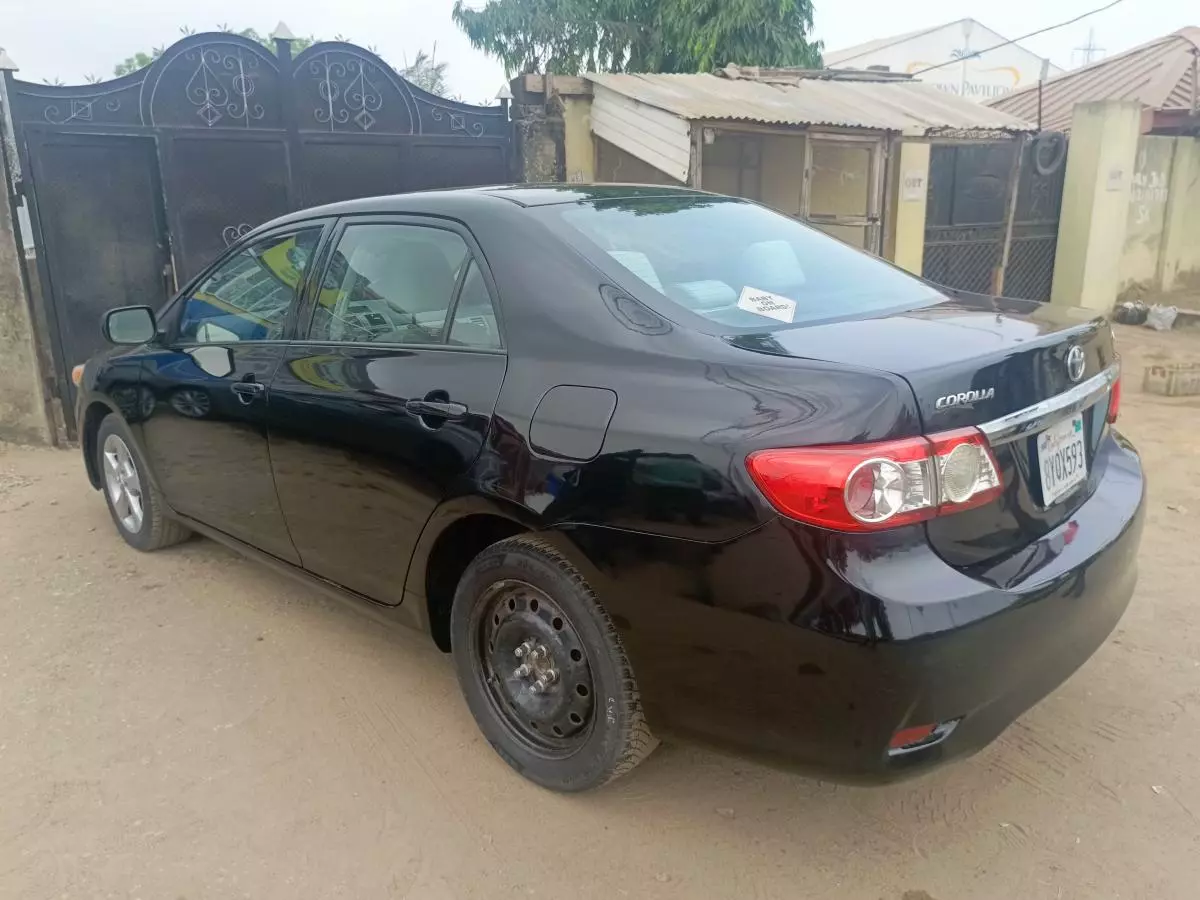 Toyota Corolla   - 2012