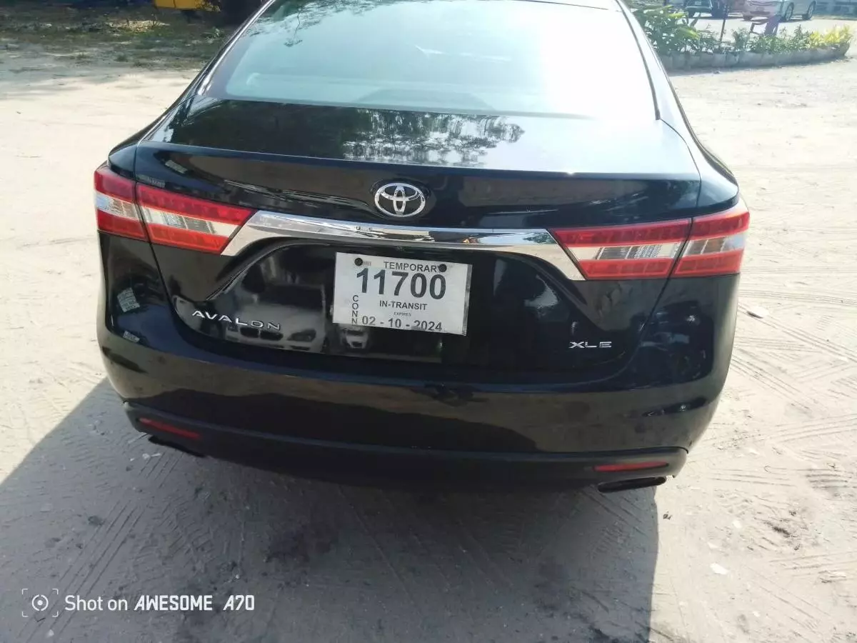 Toyota Avalon   - 2014