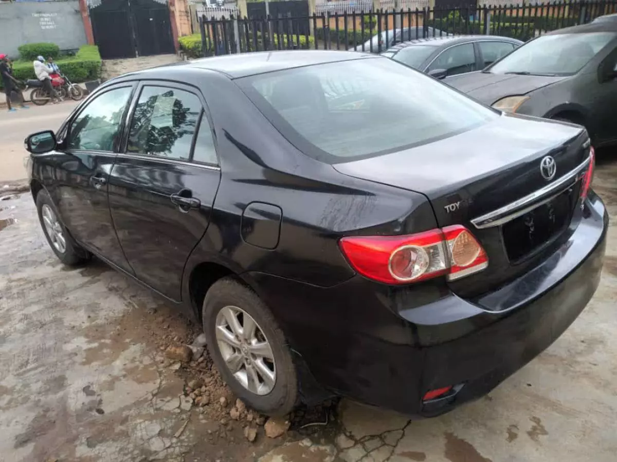 Toyota Corolla   - 2011