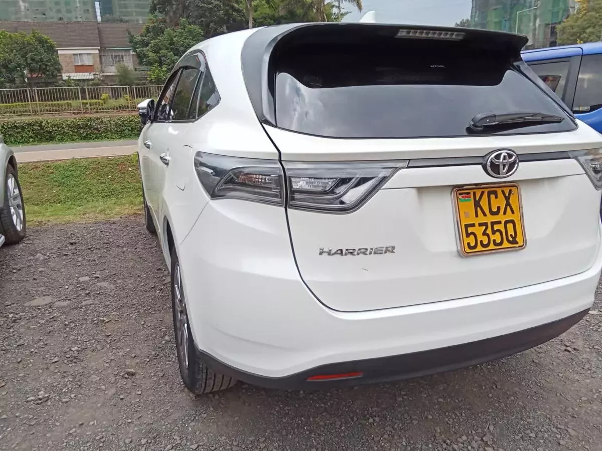 Toyota Harrier   - 2013