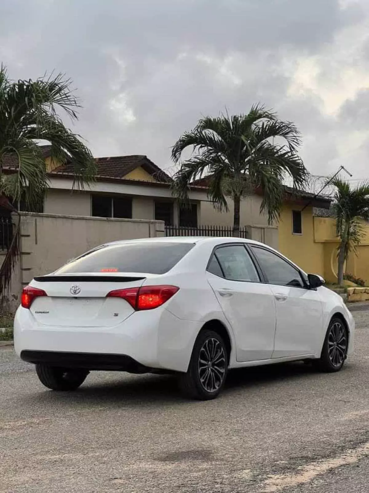 Toyota Corolla   - 2014