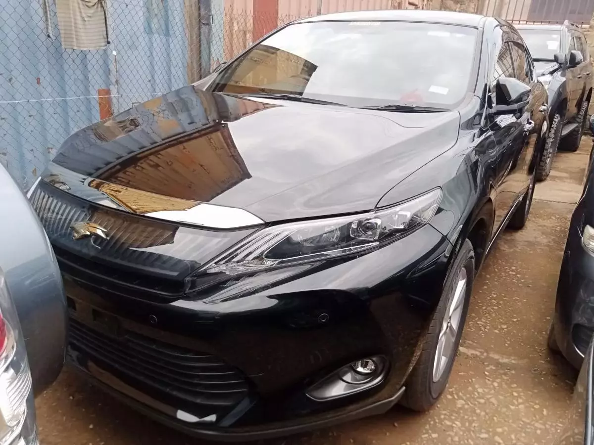 Toyota Harrier   - 2015