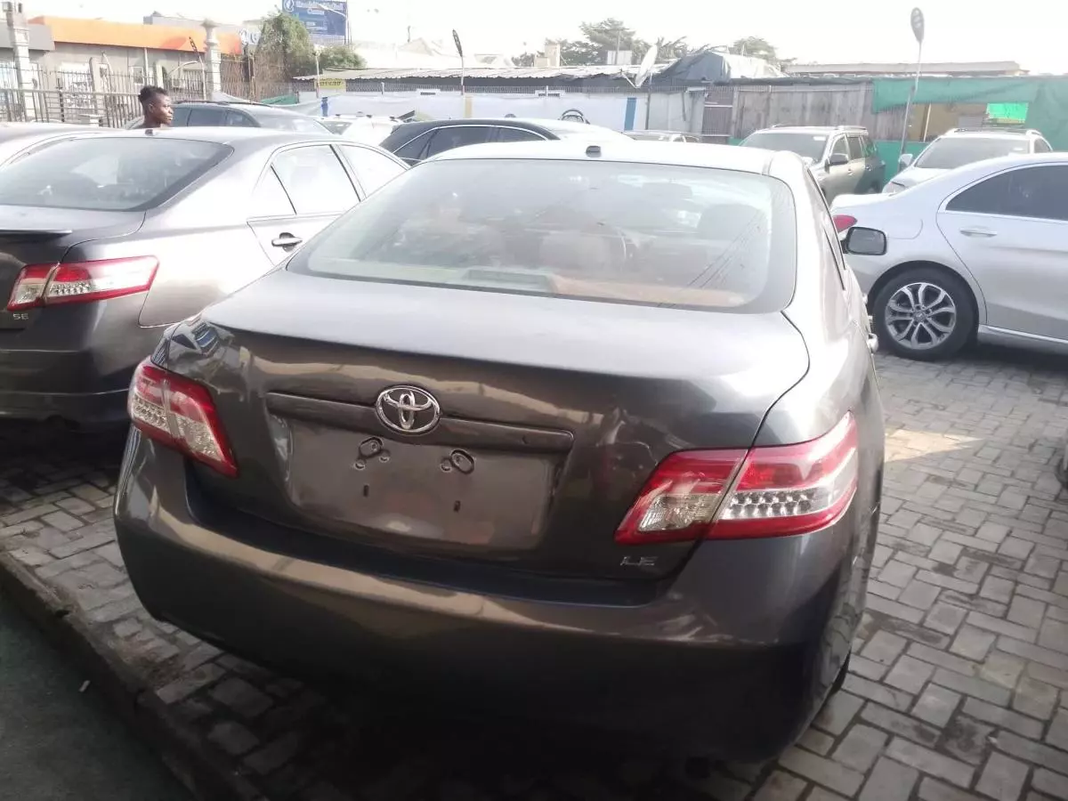 Toyota Camry   - 2012