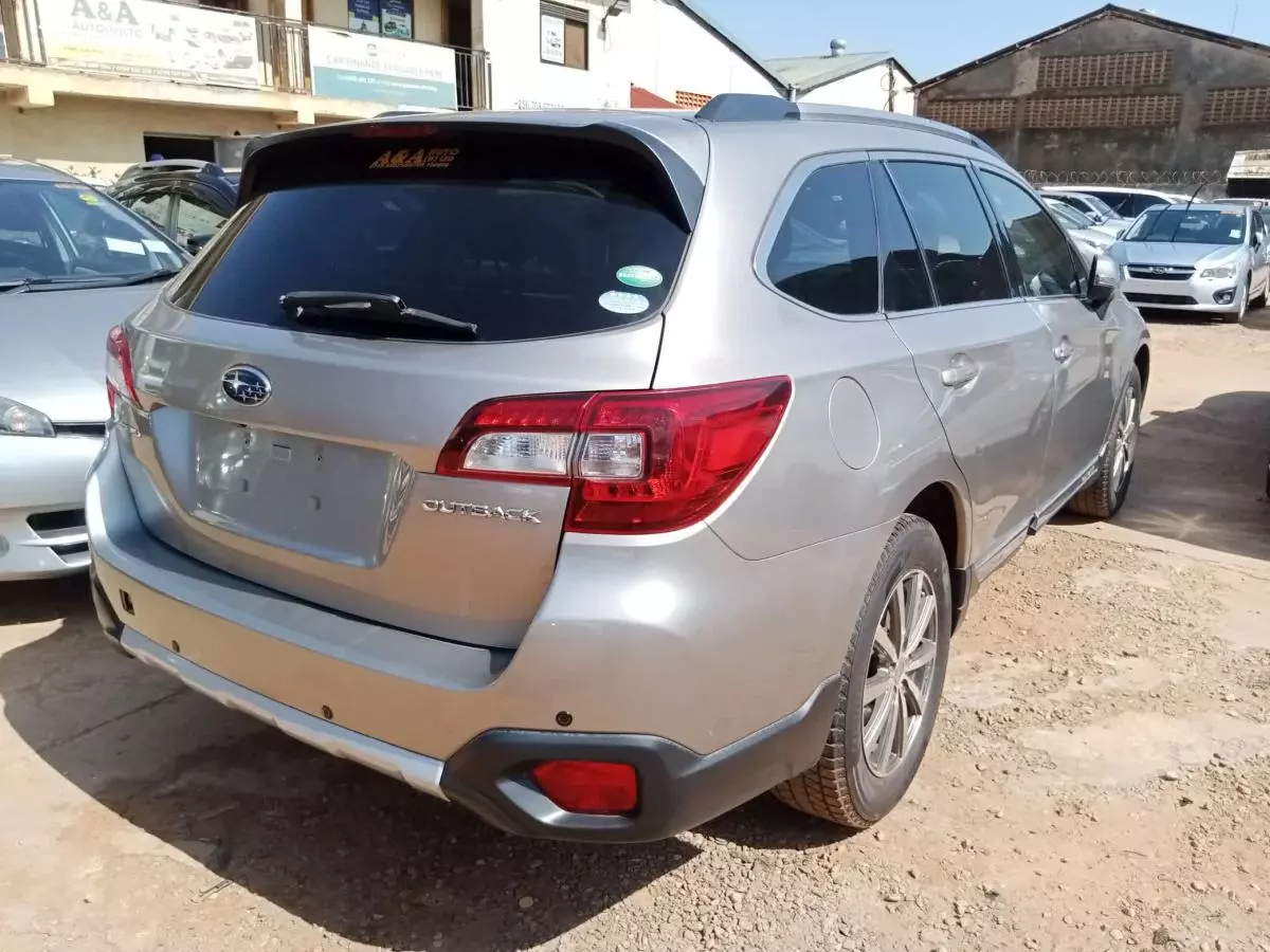 Subaru Outback   - 2014