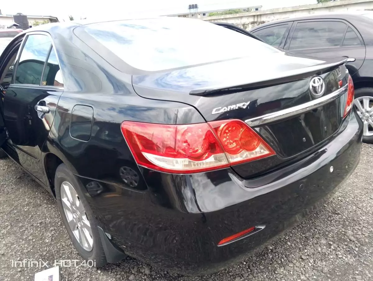 Toyota Camry   - 2012