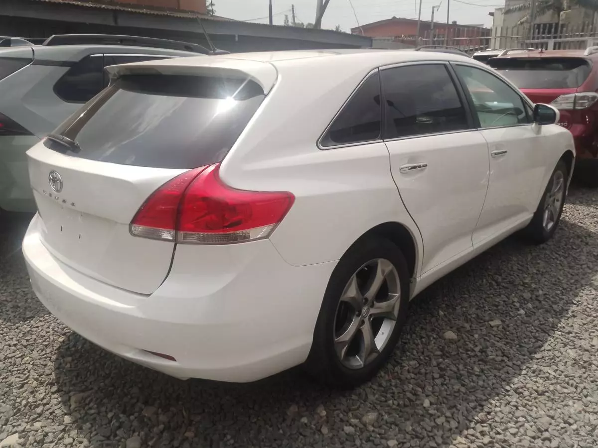 Toyota Venza   - 2010