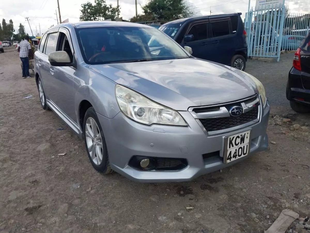 Subaru Legacy    - 2012