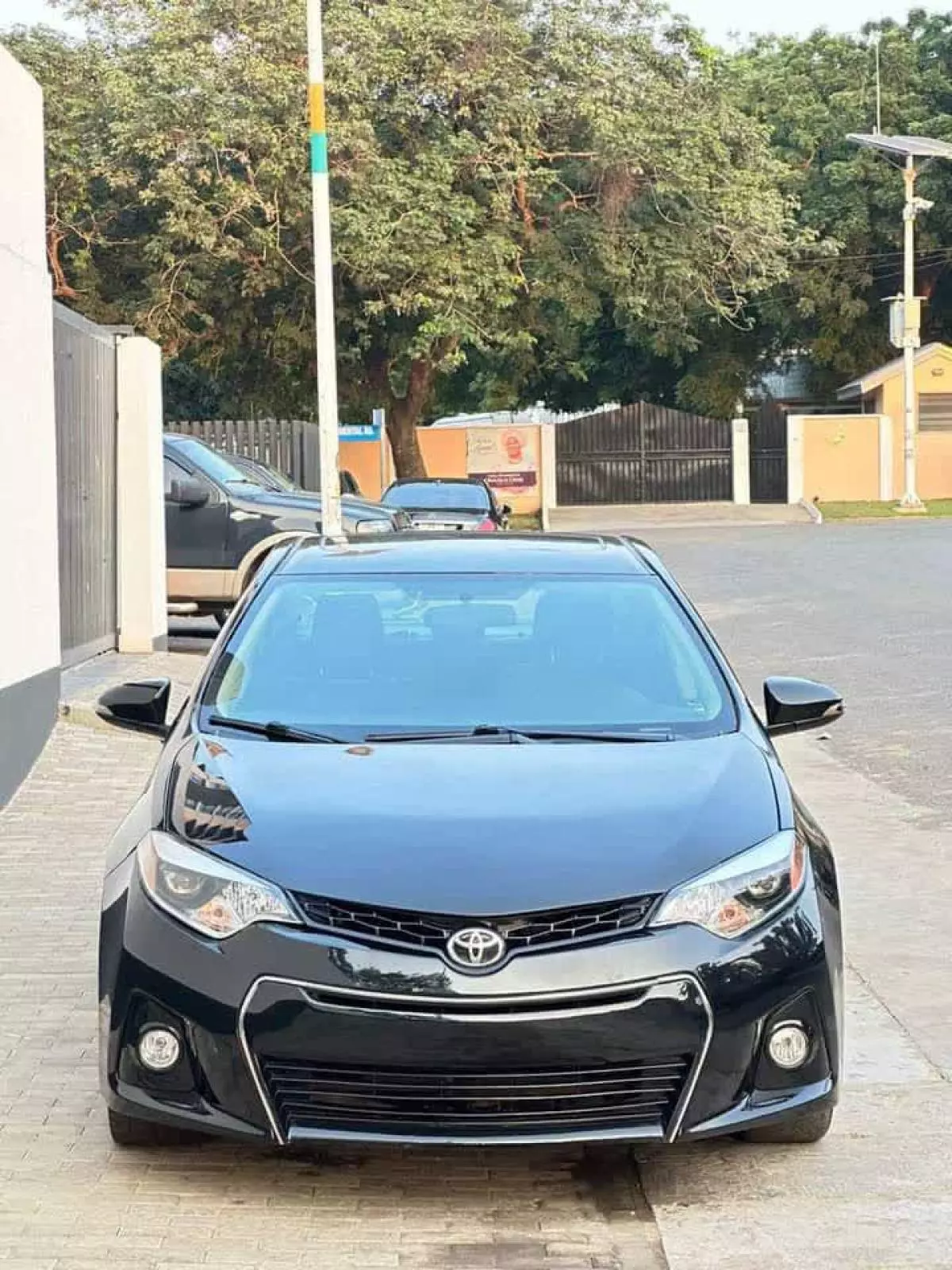 Toyota Corolla   - 2016