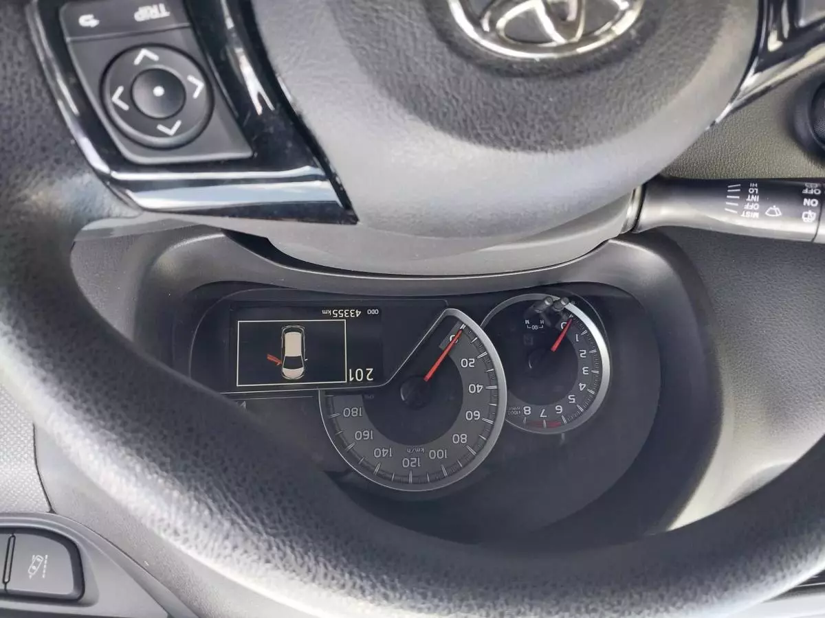 Toyota Vitz   - 2017