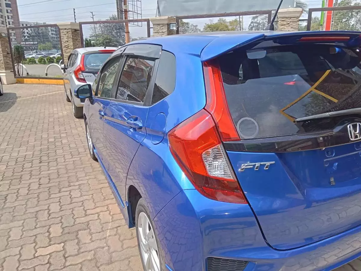 Honda Fit   - 2016