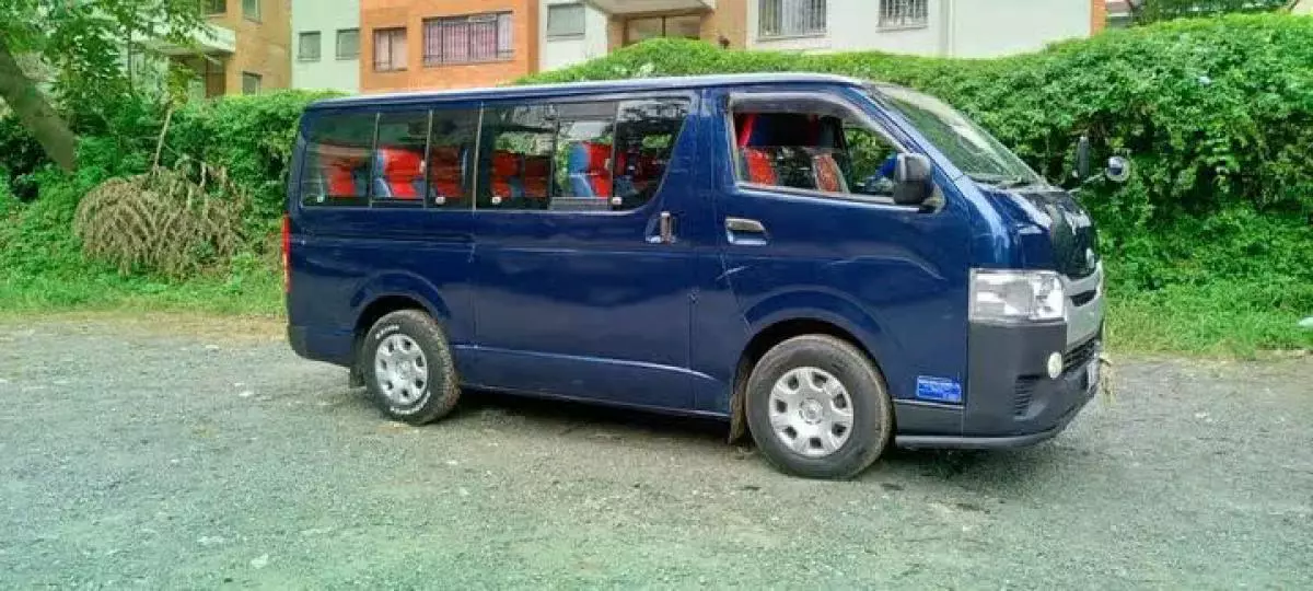 Toyota Hiace   - 2017